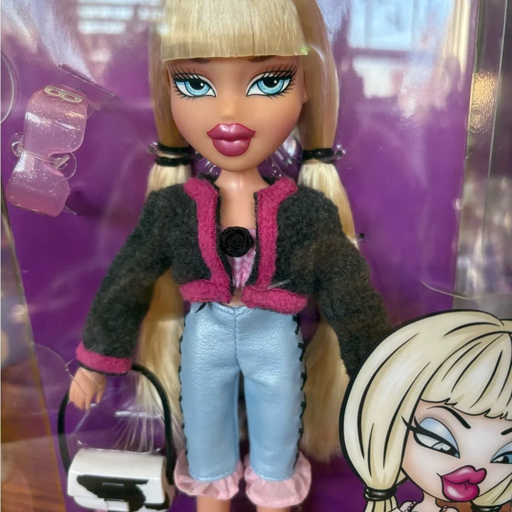BRATZ GOIN’ OUT! CLOE DOLL NIB